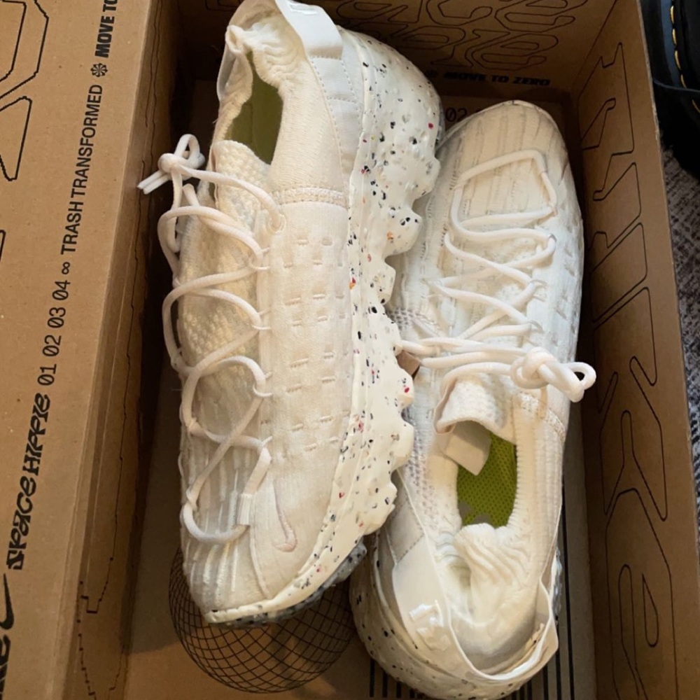 Women’s Nike shoes! NWOT